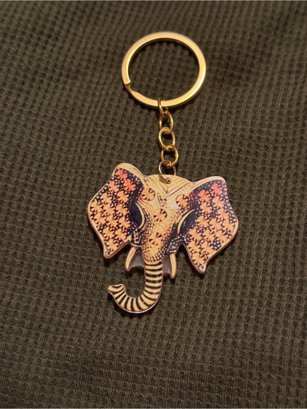 Gold Elephant Keychain - Picture 2 of 3